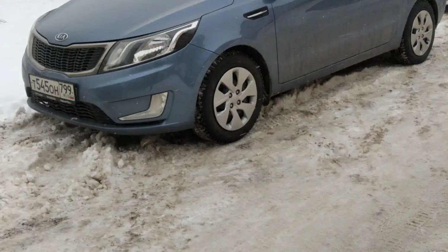 Фото автомобиля KIA RIO, 2011 — госномер О114СЕ29. Цвет: голубой