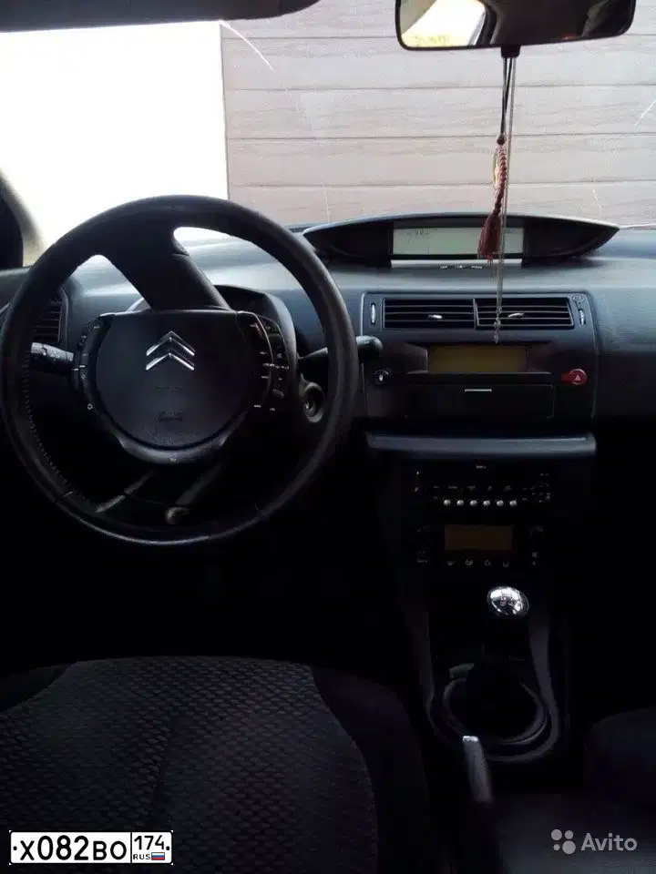 Фото автомобиля CITROEN C4, 2008 — госномер Х082ВО174. Цвет: СЕРО-СИРЕНЕВЫЙ