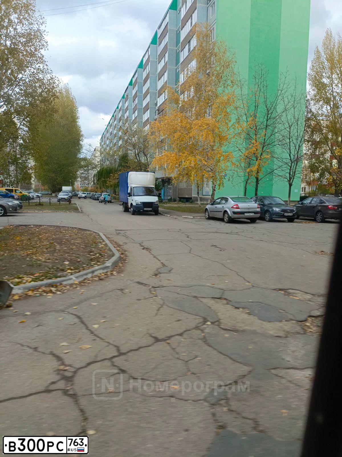 Фото автомобиля OPEL INSIGNIA, 2012 — госномер С129РХ790. Цвет: ЧЕРНЫЙ