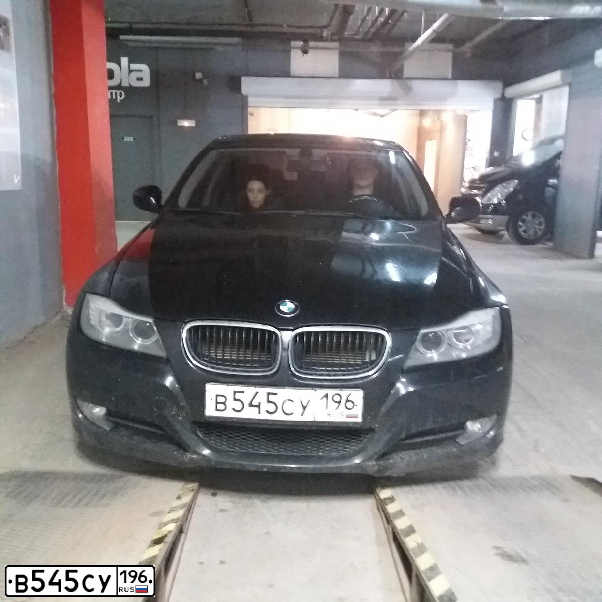 Фото автомобиля BMW SERIE 3, 2010 — госномер О118ЕМ774. Цвет: ЧЕРНЫЙ