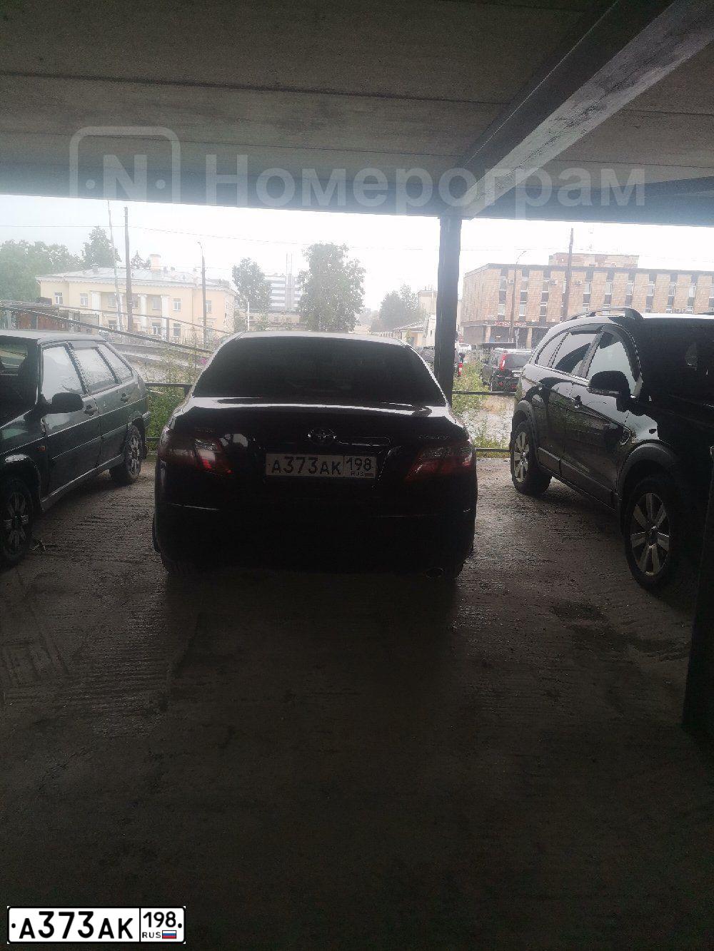 Фото автомобиля TOYOTA CAMRY, 2011 — госномер К678УО60. Цвет: ЧЕРНЫЙ
