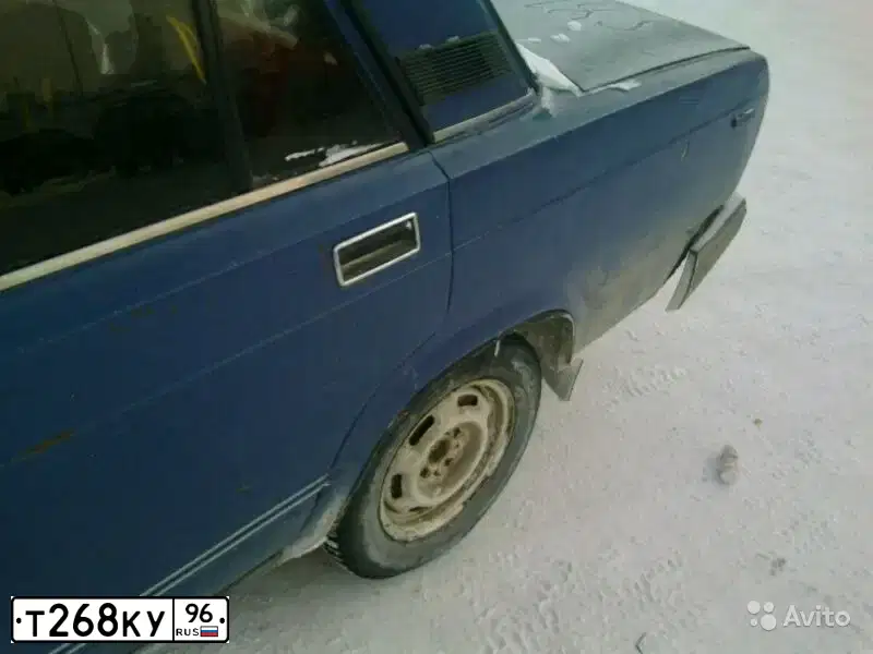 Фото автомобиля LADA 2107, 2002 — госномер К819УЕ96. Цвет: СИНИЙ