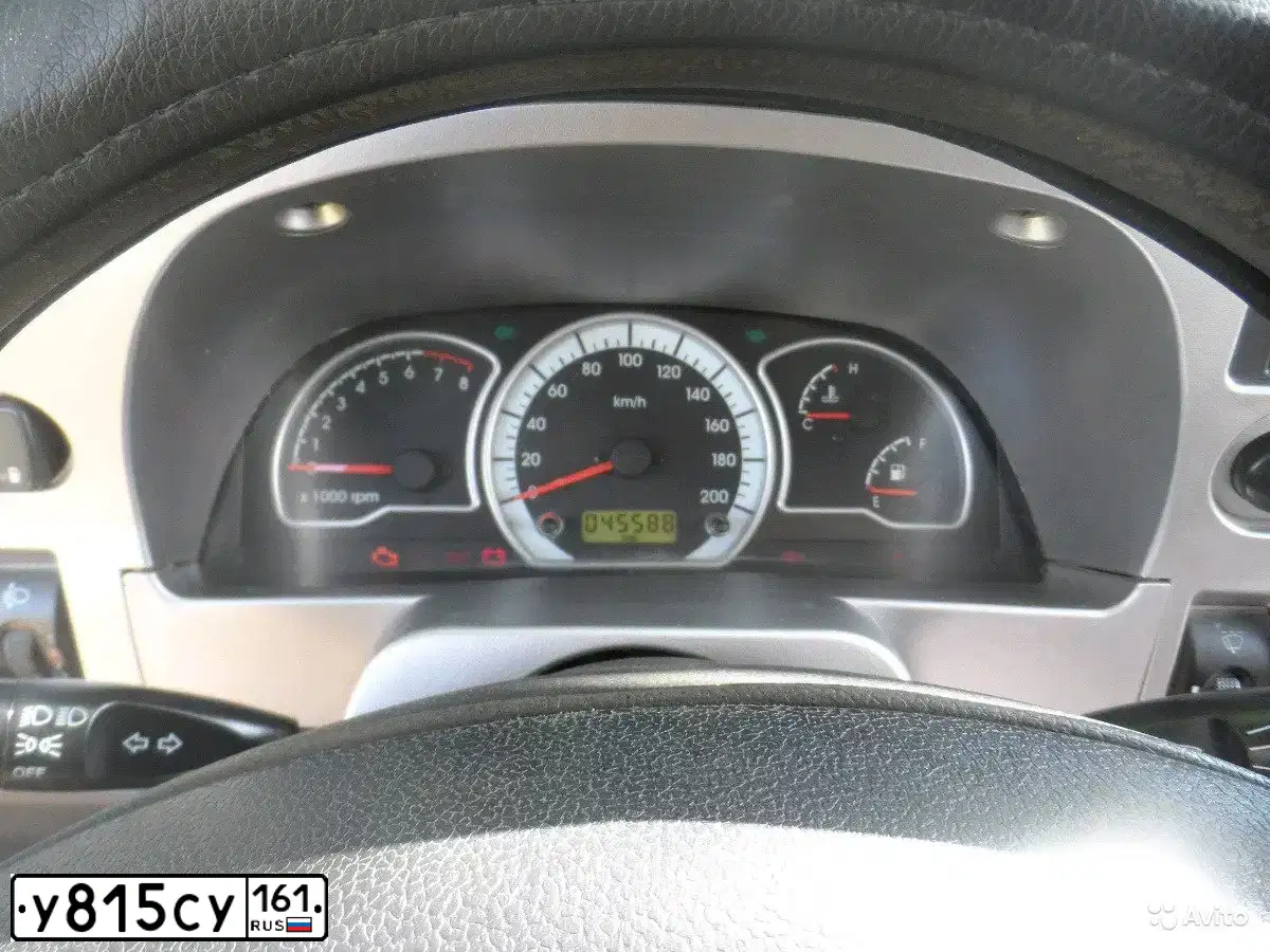 Фото автомобиля TOYOTA AURIS, 2010 — госномер У813СУ161. Цвет: Белый
