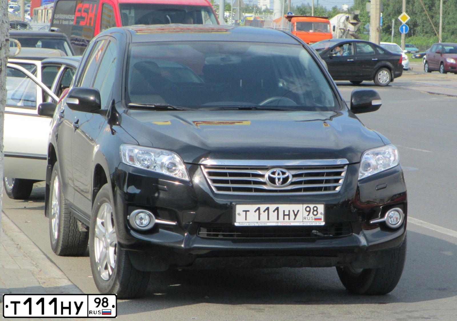 Фото автомобиля TOYOTA RAV4, 2012 — госномер Т111НУ98. Цвет: ЧЕРНЫЙ