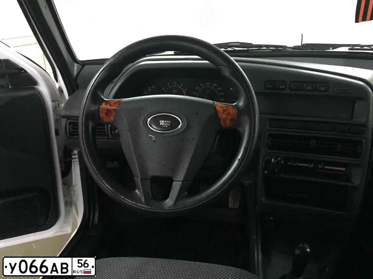 Фото автомобиля LADA 2114 SAMARA, 2012 — госномер У066АВ56. Цвет: БЕЛЫЙ