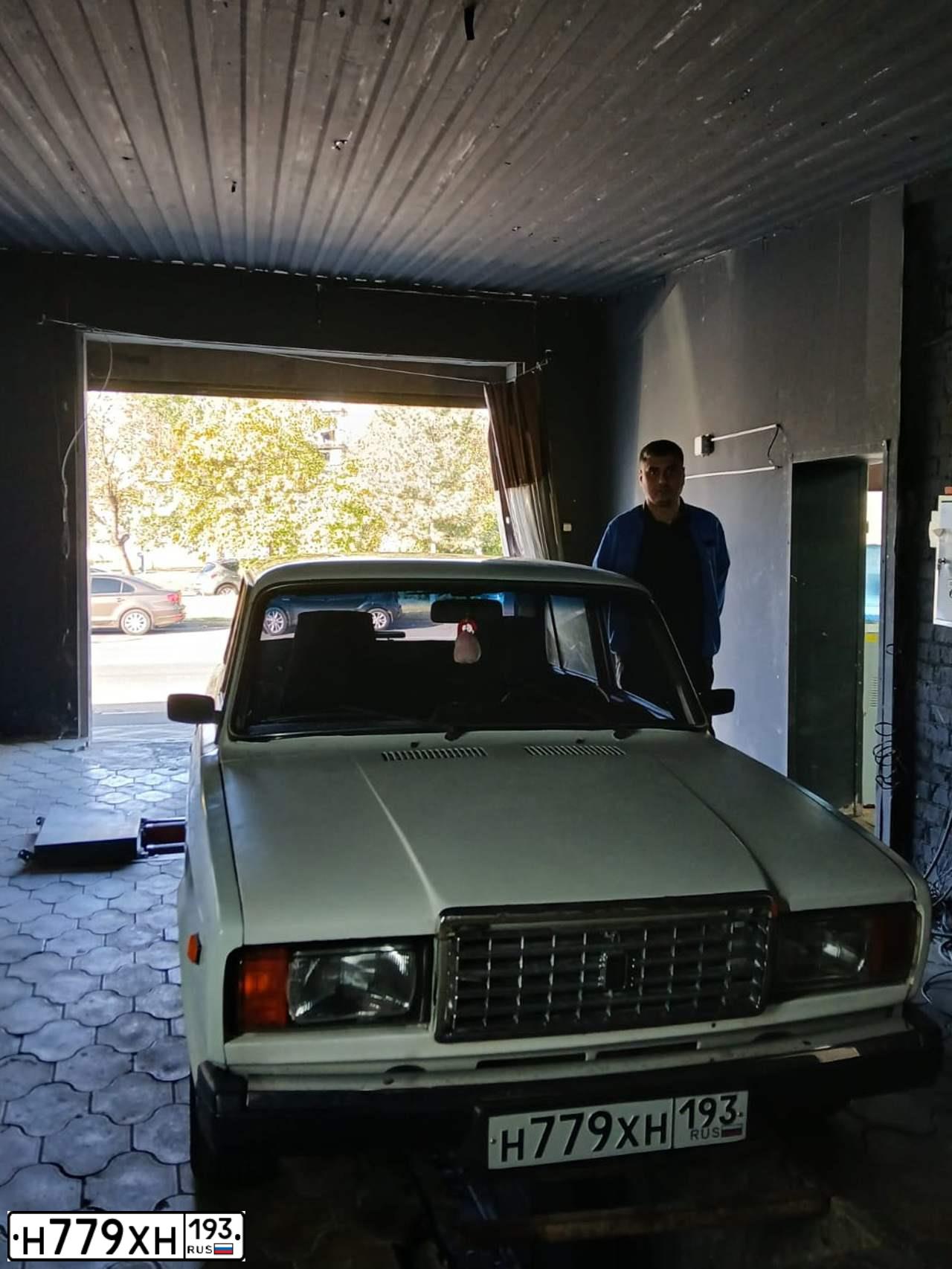 Фото автомобиля LADA 2107 LADA, 2008 — госномер Н022РЕ93. Цвет: ЯРКО-БЕЛЫЙ