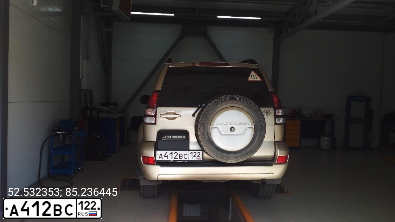 Фото автомобиля TOYOTA LANDCRUISER, 2005 — госномер А412ВС122. Цвет: ЗОЛОТИСТЫЙ