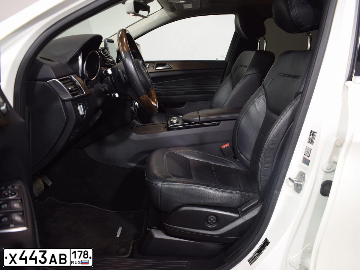 Фото автомобиля МЕРСЕДЕС-БЕНЦ GLE 400 4MATIC, 2017 — госномер Х866АС550. Цвет: Белый