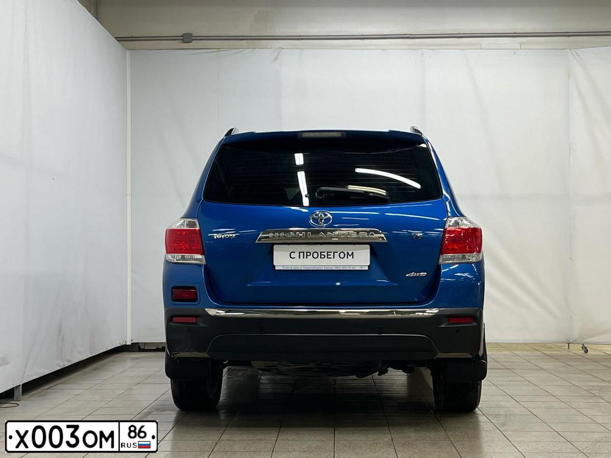 Фото автомобиля TOYOTA HIGHLANDER, 2011 — госномер С458СА750. Цвет: СИНИЙ