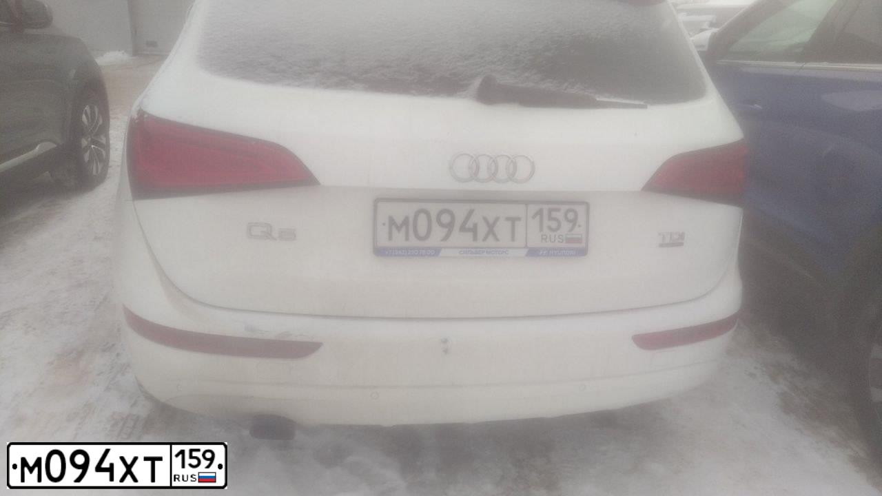 Фото автомобиля AUDI Q5, 2014 — госномер Е002НА102. Цвет: Белый