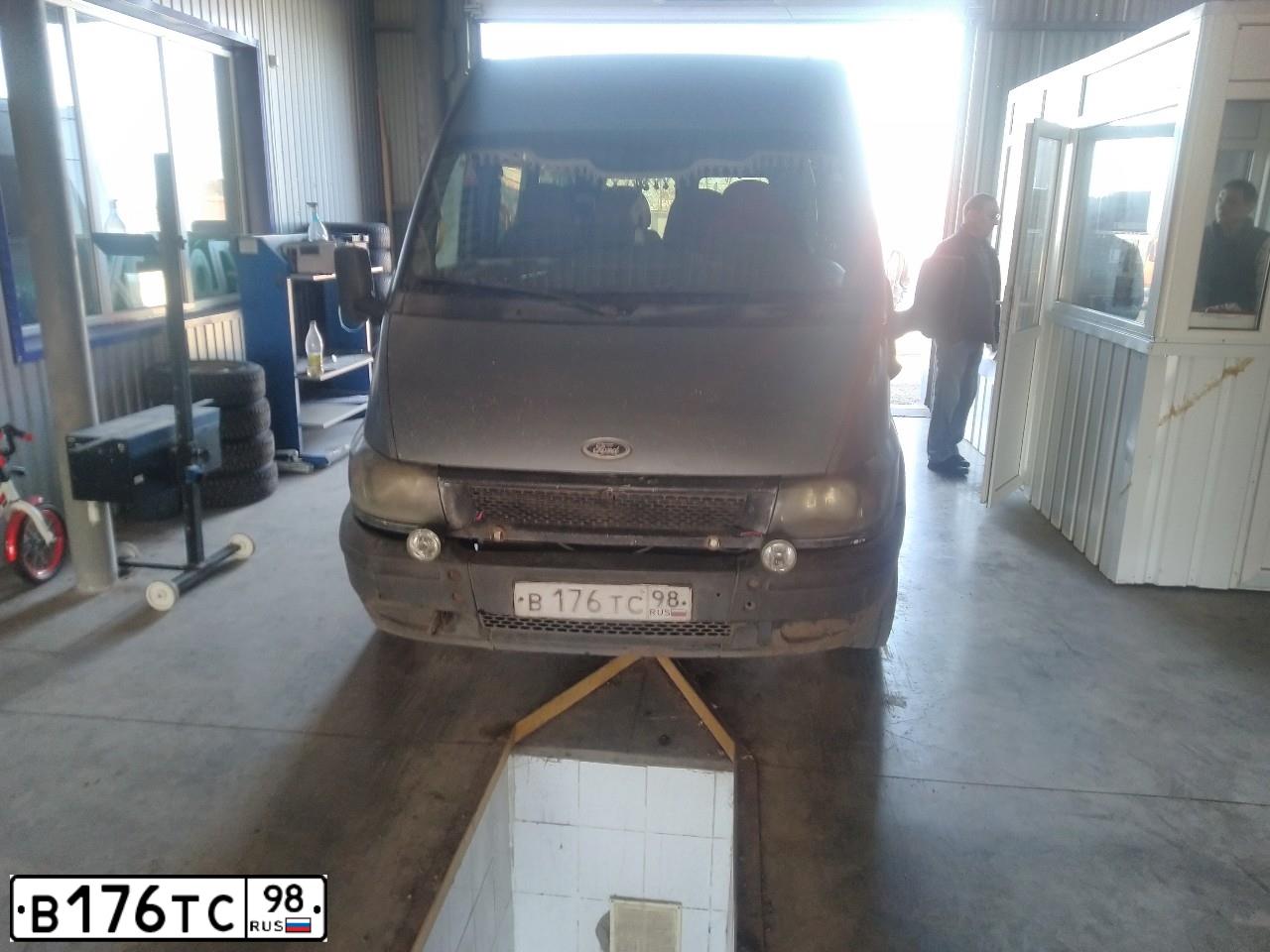 Фото автомобиля FORD TRANSIT, 2005 — госномер В176ТС98. Цвет: СЕРО-СИНИЙ