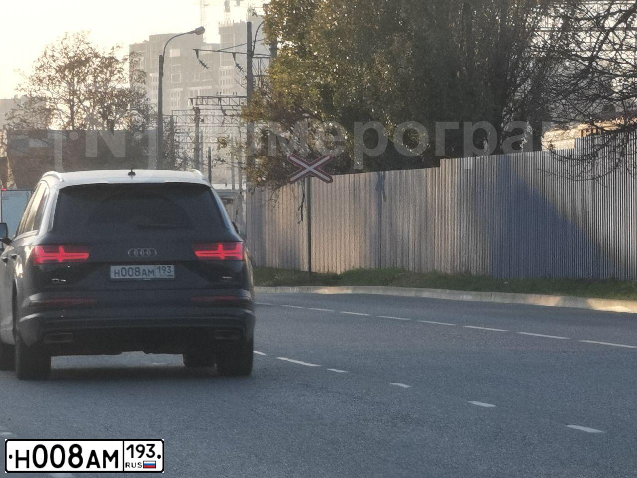 Фото автомобиля AUDI Q7, 2016 — госномер Н008АМ193. Цвет: ЧЕРНО-СИНИЙ