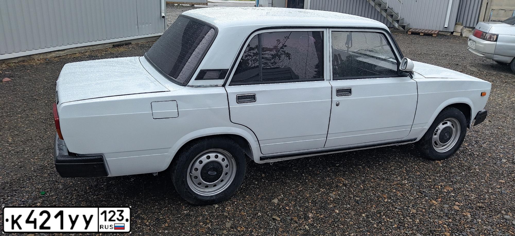 Фото автомобиля LADA 2121 NIVA, 2013 — госномер Е611МР123. Цвет: Сине-зеленый