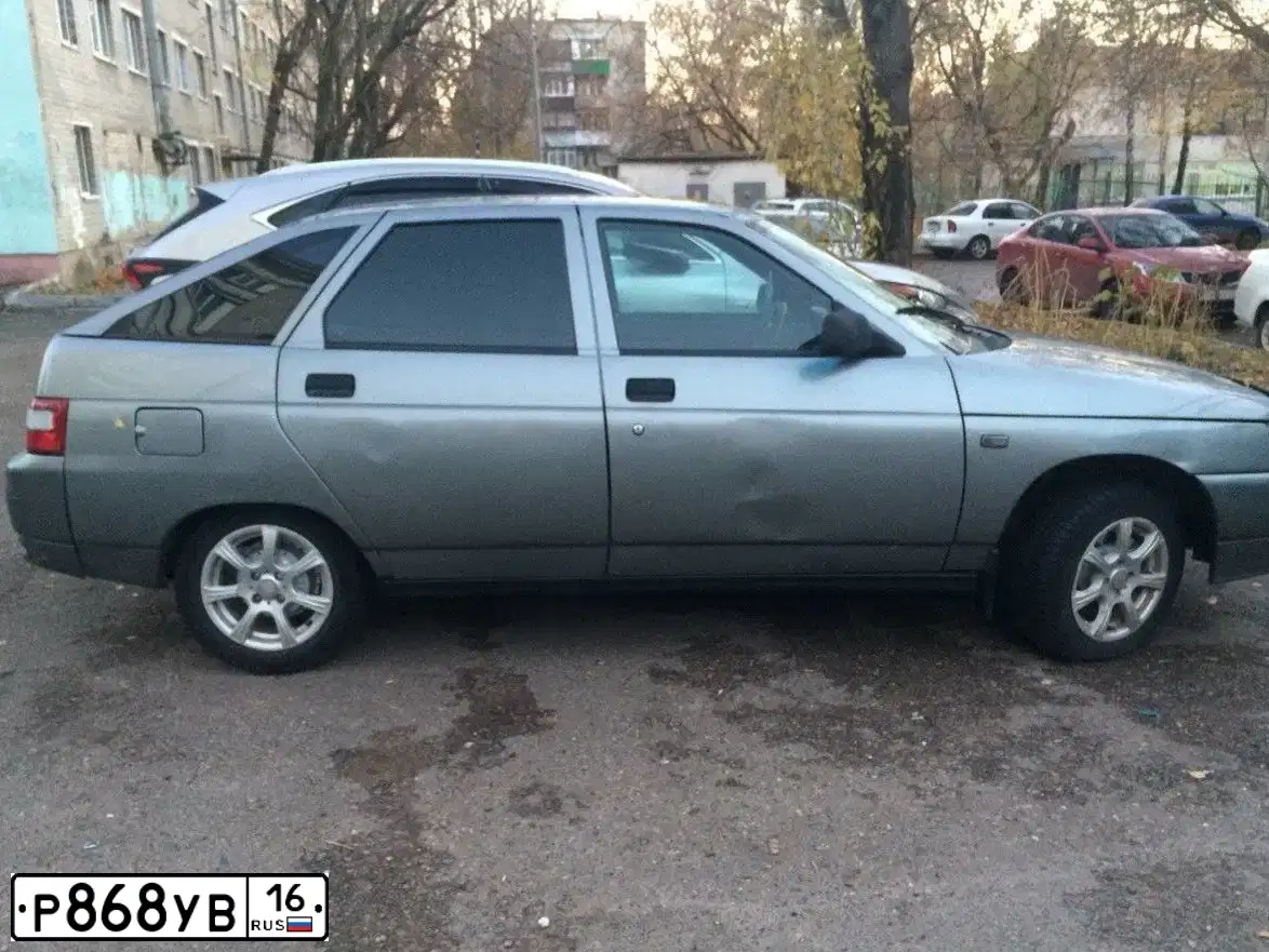 Фото автомобиля LADA 2112, 2007 — госномер Р868УВ16. Цвет: СРЕДНИЙ СЕРО-ЗЕЛЕНЫЙ МЕТ