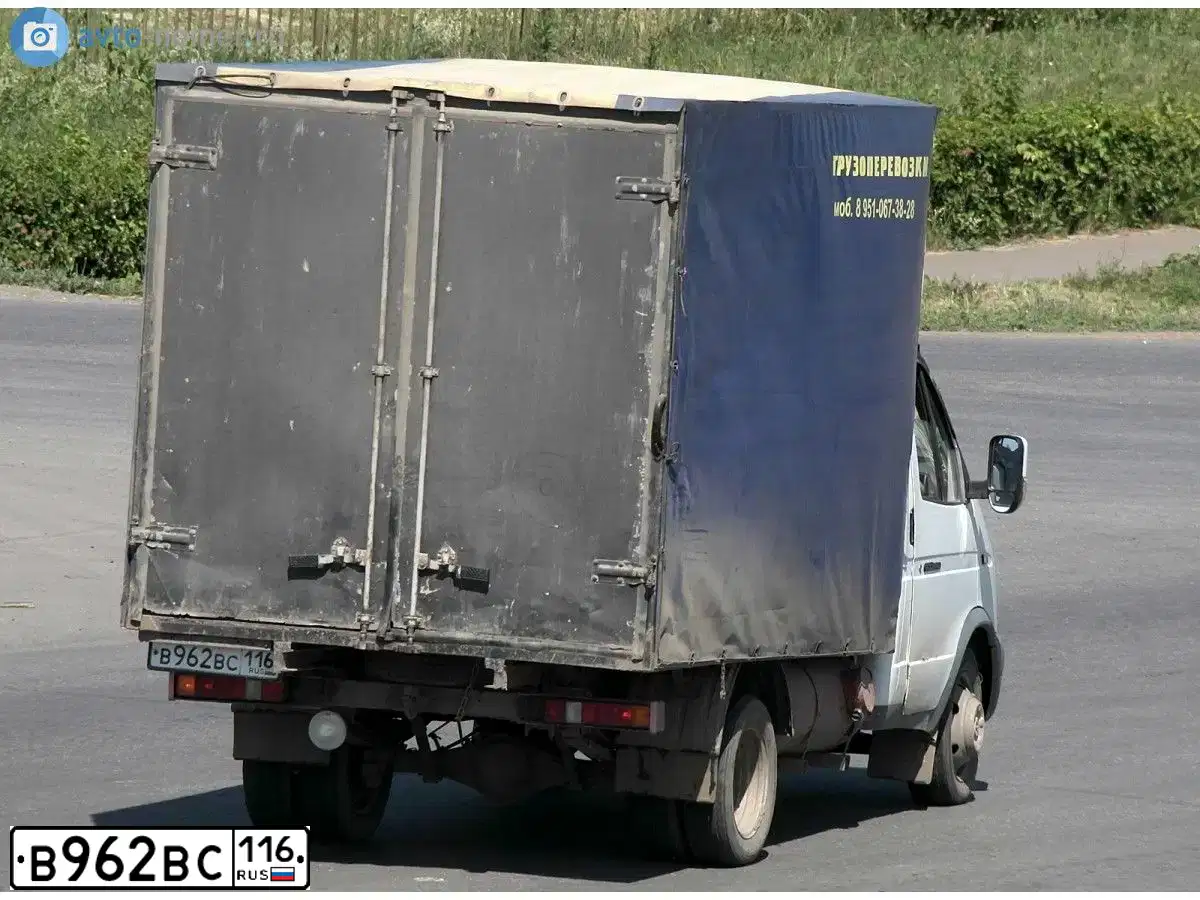 Фото автомобиля GAZ 3302 GAZEL, 2005 — госномер Е166СЕ33. Цвет: Белый