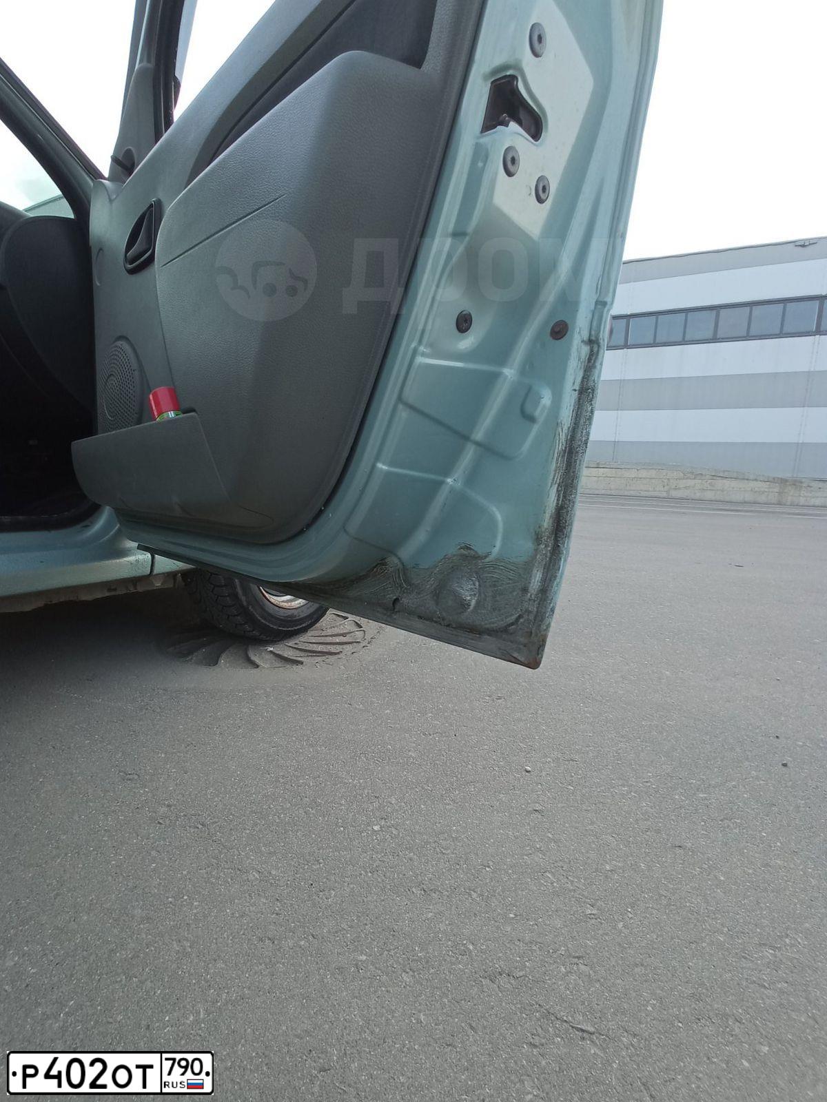 Фото автомобиля RENAULT LOGAN, 2006 — госномер У519УЕ69