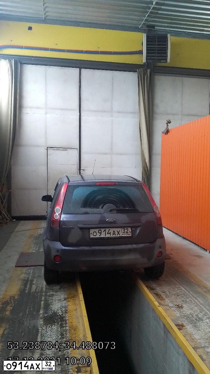 Фото автомобиля FORD FIESTA / ASPIRE, 2008 — госномер О914АХ32. Цвет: СИРЕНЕВЫЙ