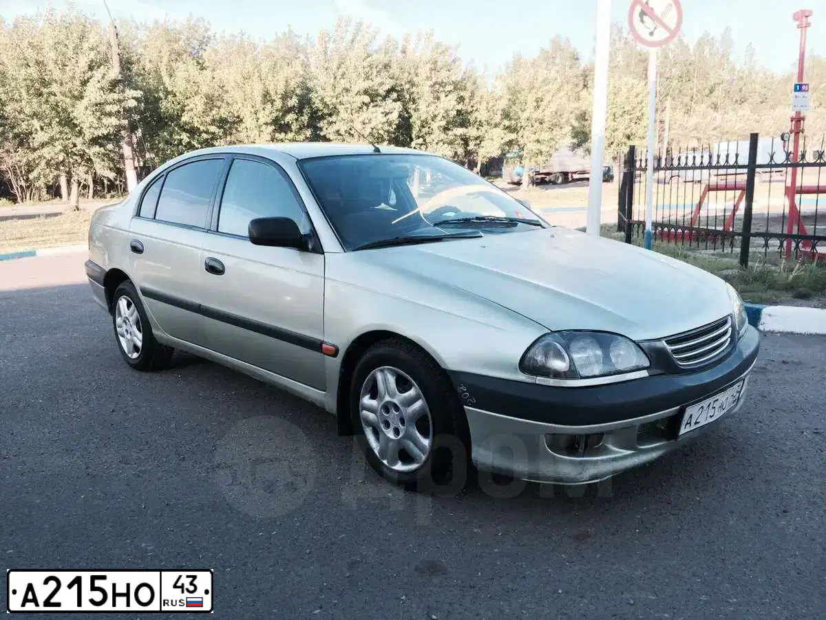Фото автомобиля TOYOTA AVENSIS, 1998 — госномер Н746ТЕ159. Цвет: СВЕТЛО-ЗЕЛЕНЫЙ