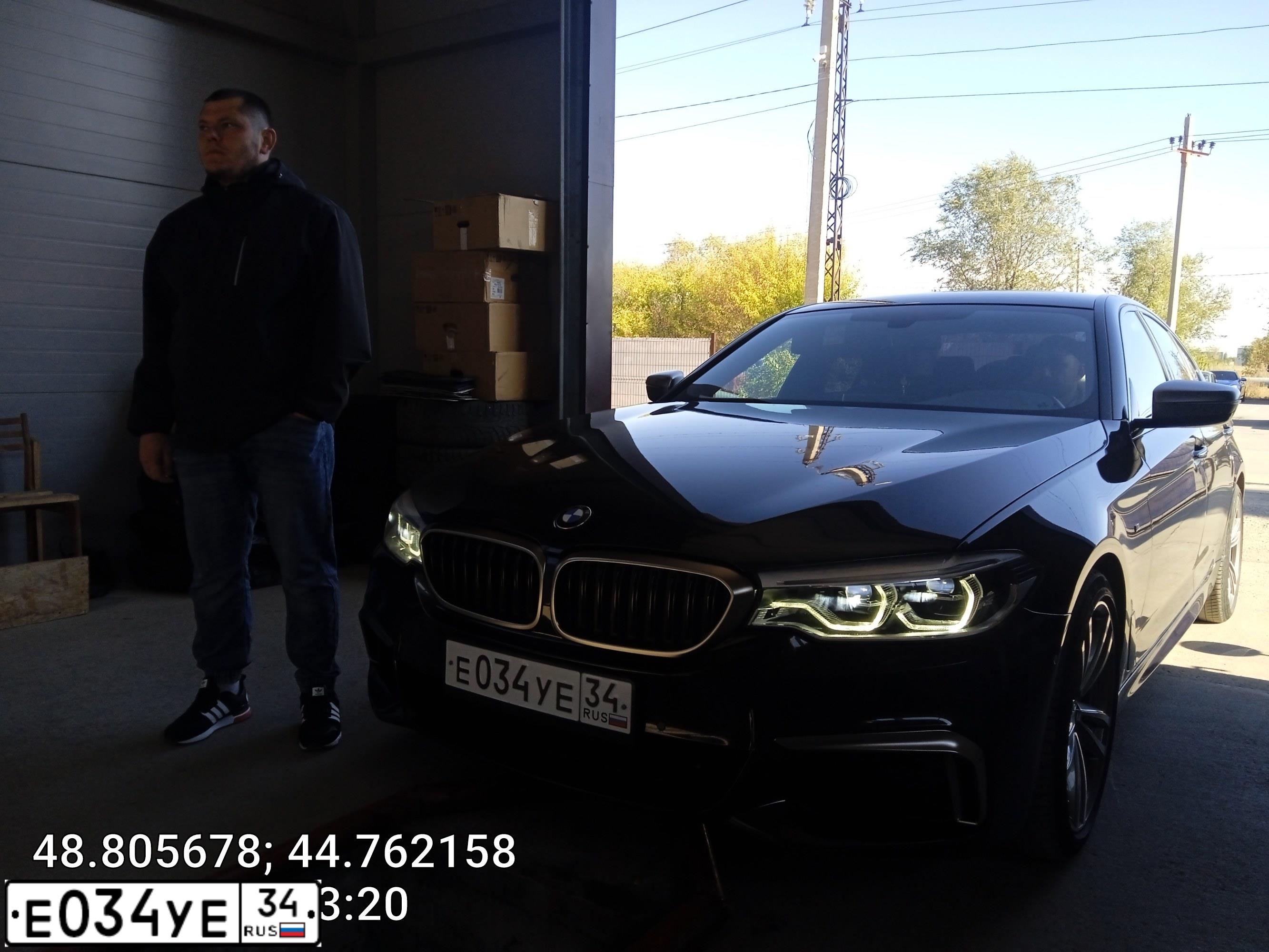 Фото автомобиля BMW SERIE 5, 2018 — госномер Е005ВЕ134. Цвет: ЧЕРНЫЙ