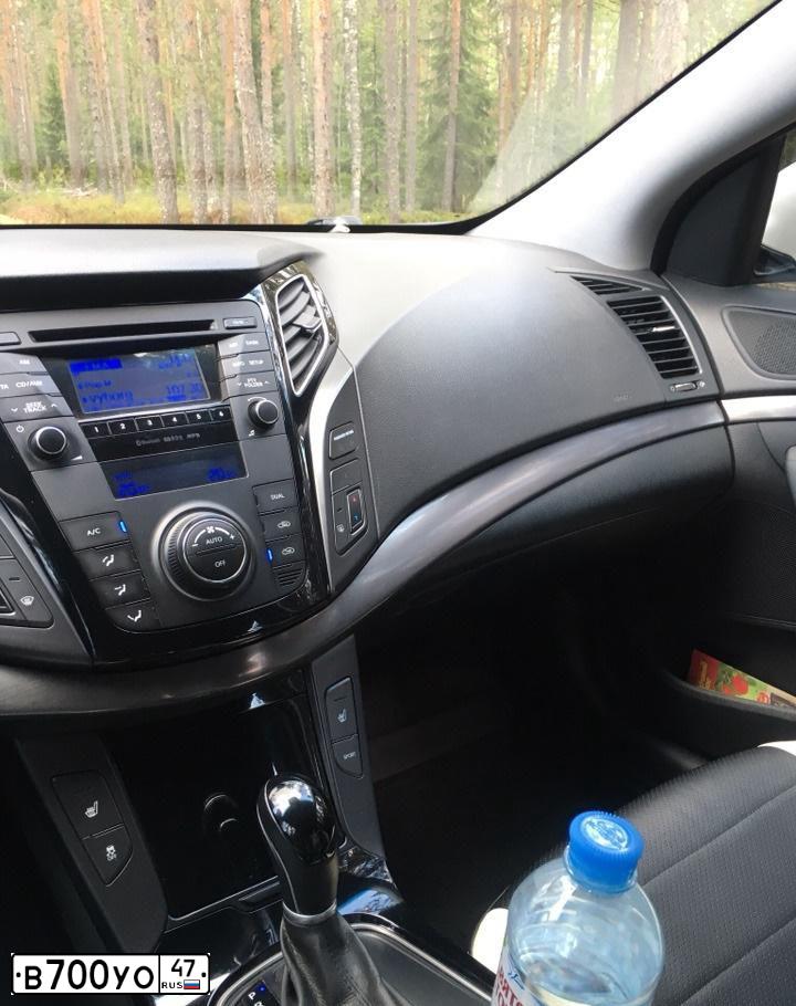 Фото автомобиля HYUNDAI I40, 2013 — госномер Р018ЕС178. Цвет: Белый