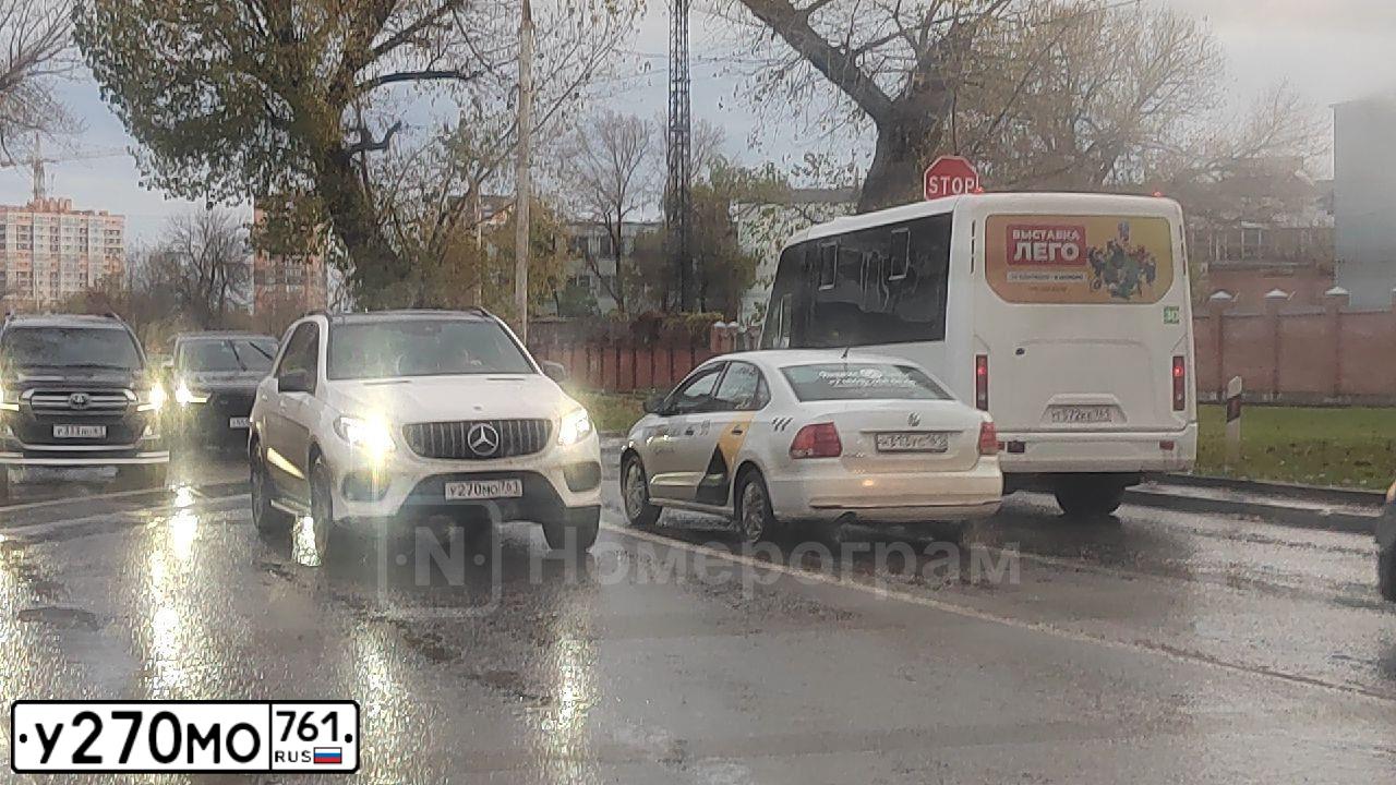 Фото автомобиля MERCEDES GLE-KLASSE, 2017 — госномер У270МО761. Цвет: Белый