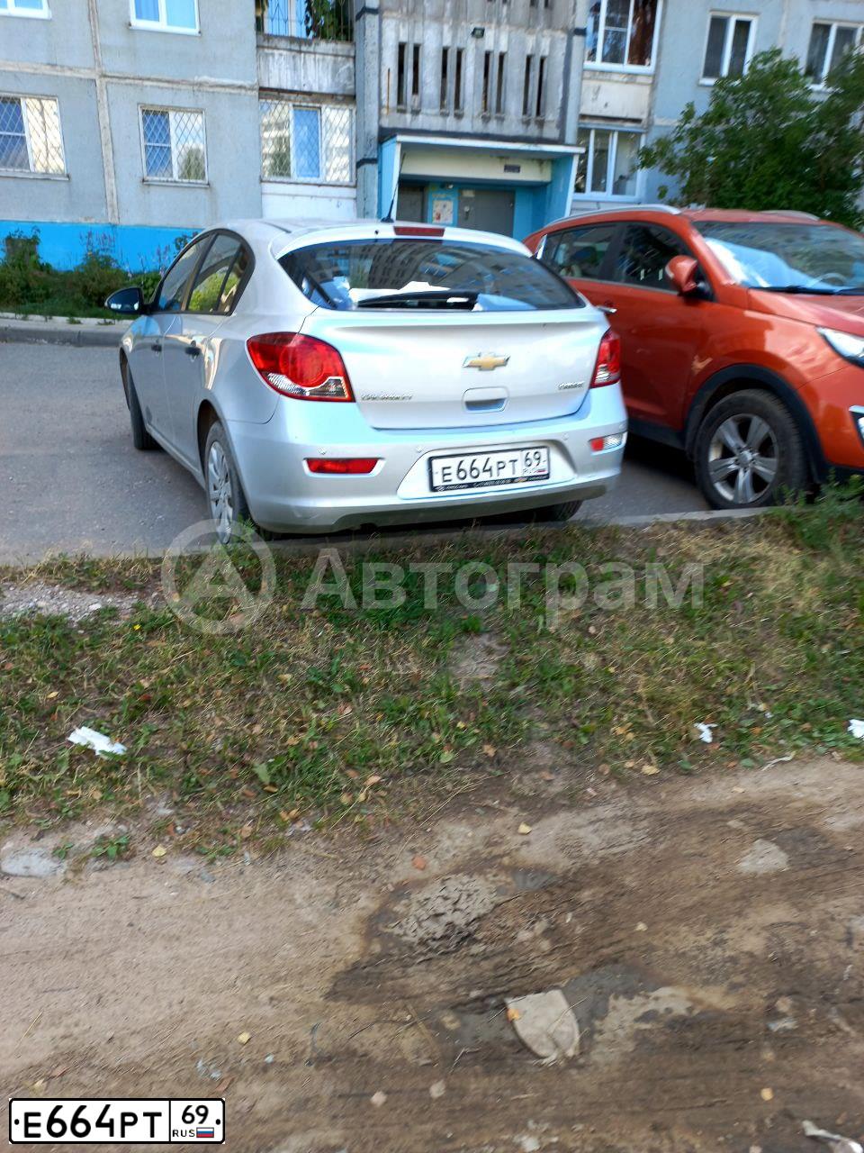 Фото автомобиля CHEVROLET CRUZE, 2014 — госномер Н074УК69. Цвет: СЕРЕБРИСТЫЙ МЕТАЛЛИК
