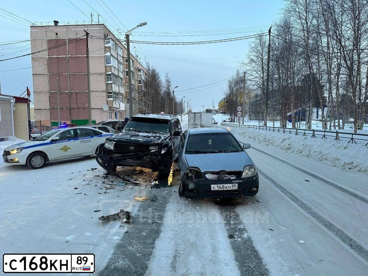 Фото автомобиля TOYOTA COROLLA, 2006 — госномер С168КН89. Цвет: СВЕТЛО-ГОЛУБОЙ