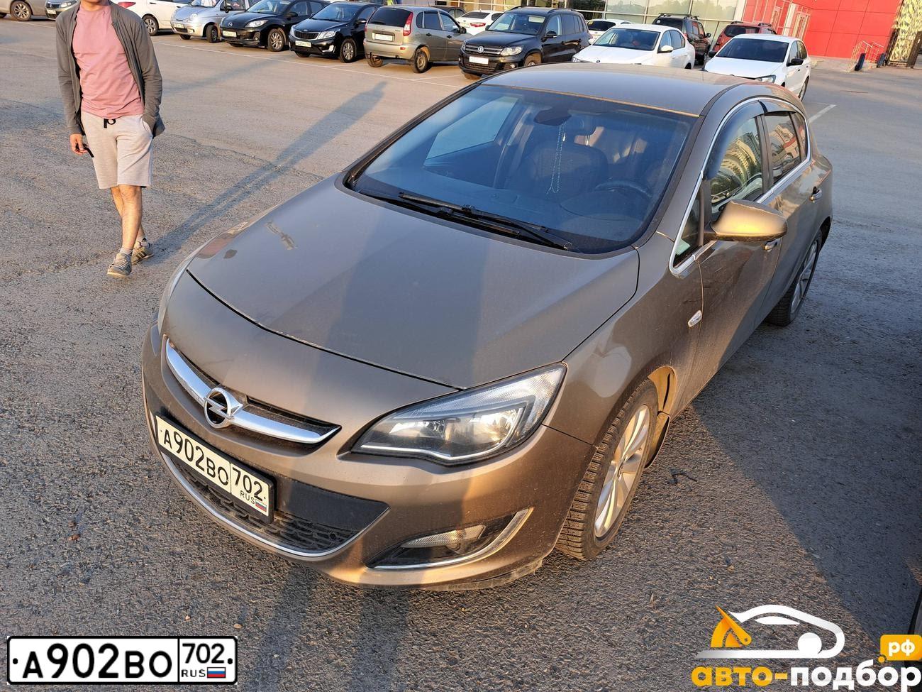 Фото автомобиля OPEL ASTRA, 2013 — госномер А902ВО702. Цвет: БЕЖЕВЫЙ МЕТАЛЛИК