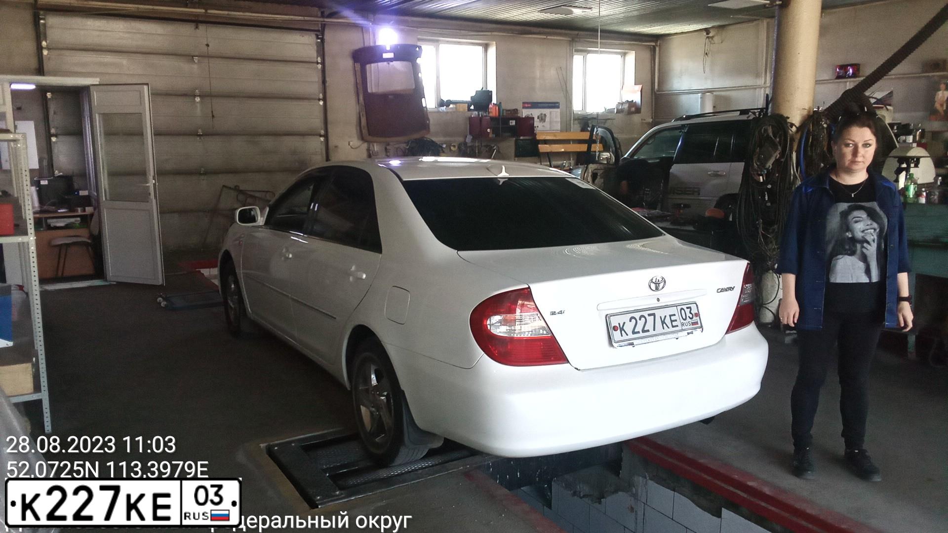Фото автомобиля TOYOTA CAMRY, 2002 — госномер Х573НА03