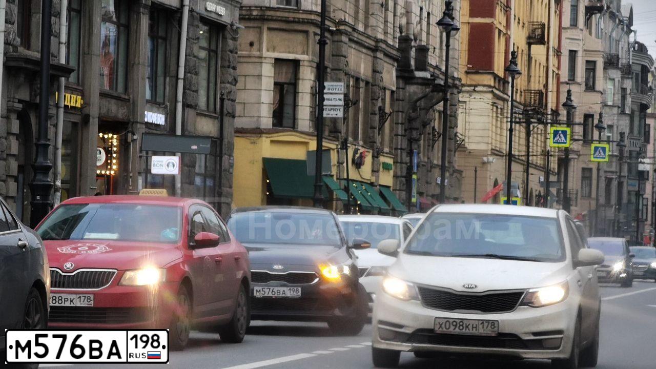Фото автомобиля KIA CEED, 2021 — госномер М576ВА198. Цвет: ТЕМНО-СЕРЫЙ
