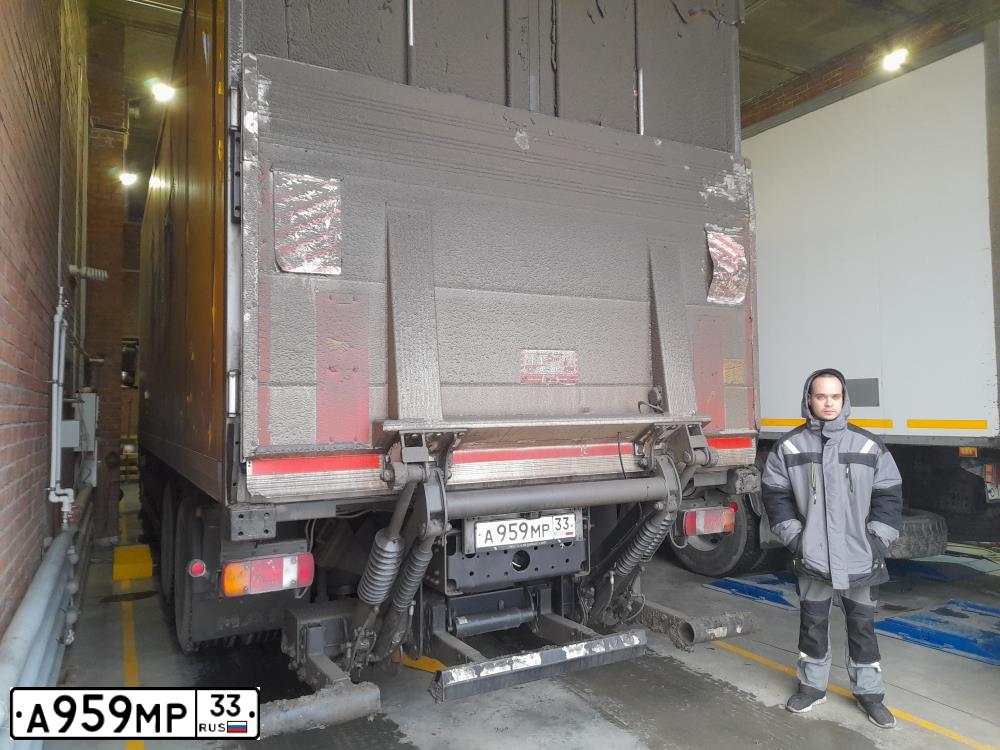 Фото автомобиля MAN TGS 28.XXX /6X2/, 2015 — госномер А959МР33. Цвет: ЖЁЛТЫЙ