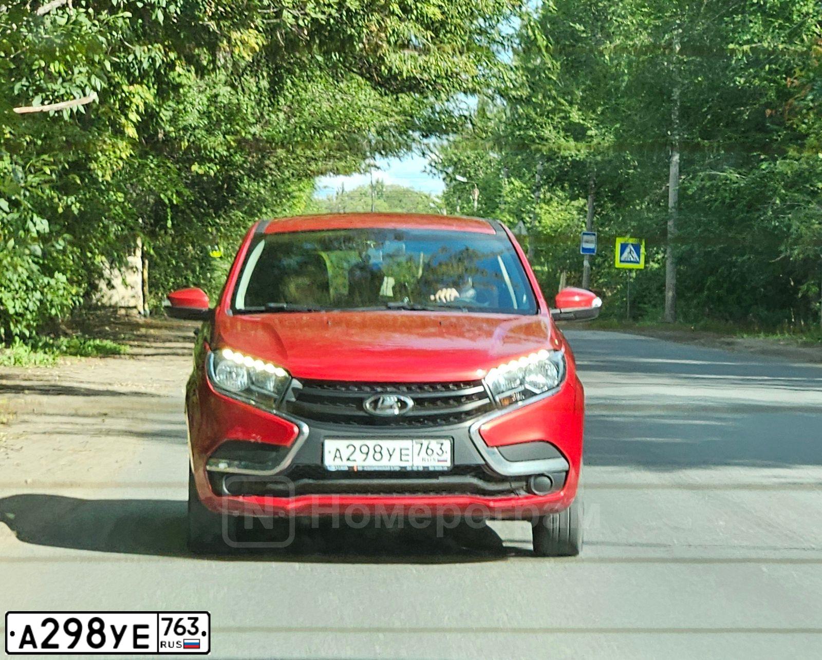 Фото автомобиля LADA XRAY, 2019 — госномер А298УЕ763. Цвет: КРАСНЫЙ