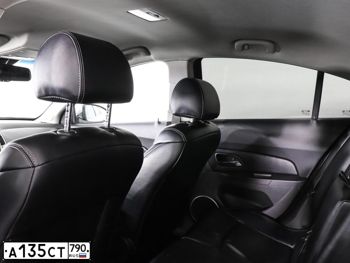 Фото автомобиля CHEVROLET CRUZE, 2014 — госномер К277ЕВ777. Цвет: СЕРЕБРИСТЫЙ МЕТАЛЛИК