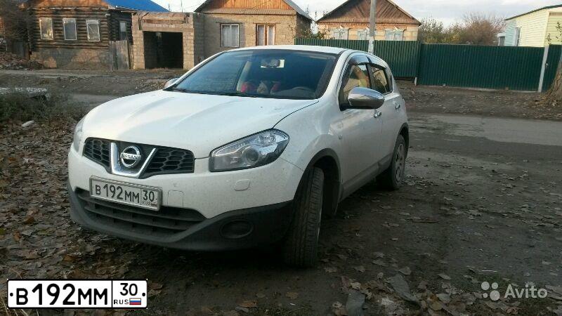 Фото автомобиля NISSAN QASHQAI, 2012 — госномер В192ТО190. Цвет: Белый
