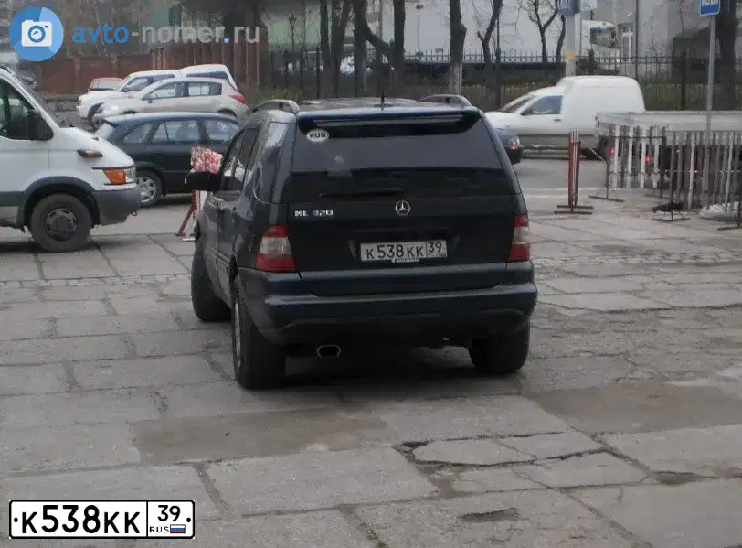Фото автомобиля MERCEDES M-KLASSE, 2002 — госномер К538КК39. Цвет: ЧЕРНЫЙ