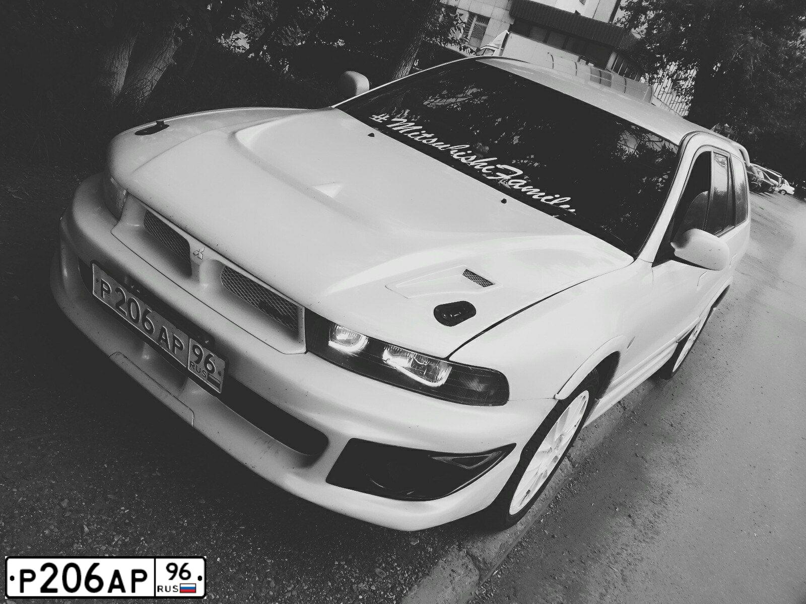 Фото автомобиля MITSUBISHI LEGNUM, 2001 — госномер У605ТЕ72