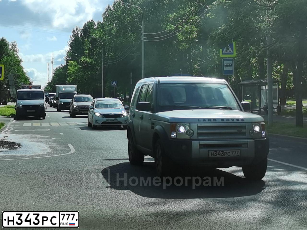 Фото автомобиля LANDROVER DISCOVERY, 2007 — госномер Н343РС777. Цвет: СЕРЫЙ