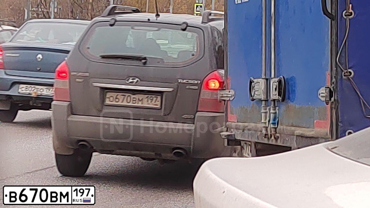 Фото автомобиля SUZUKI SWIFT, 2010 — госномер Н166ХЕ82. Цвет: Красный