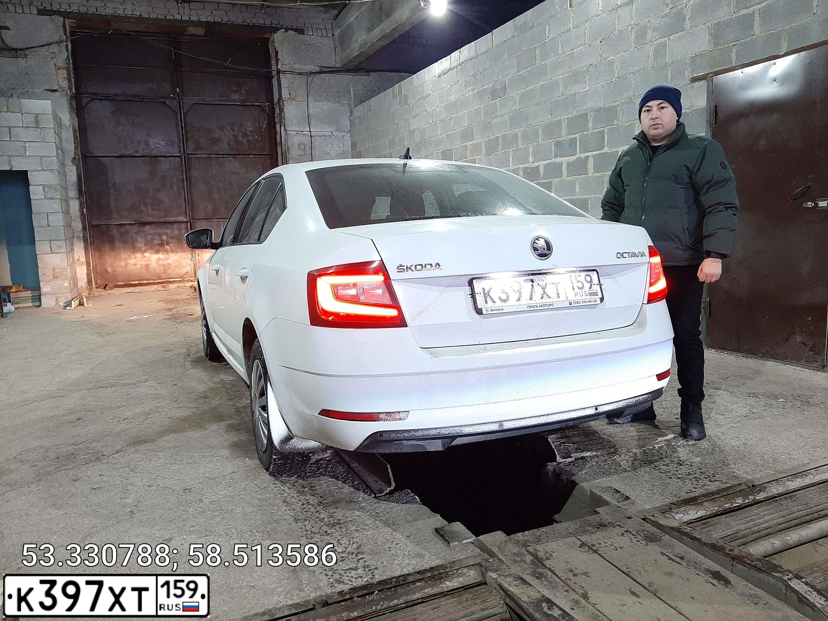 Фото автомобиля LADA VESTA, 2017 — госномер У733СЕ05. Цвет: Белый