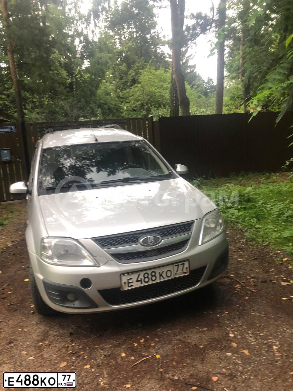 Фото автомобиля LADA LARGUS, 2013 — госномер Е488КО77. Цвет: СЕРЫЙ