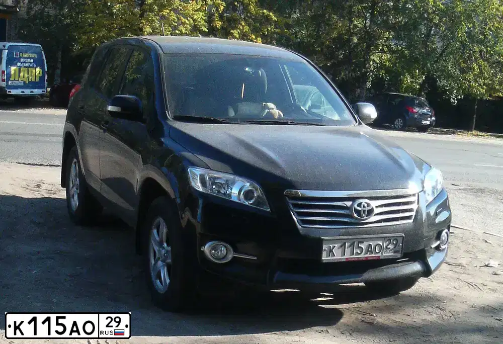 Фото автомобиля ТОЙОТА RAV4, 2010 — госномер Т398МН136. Цвет: ЧЕРНЫЙ