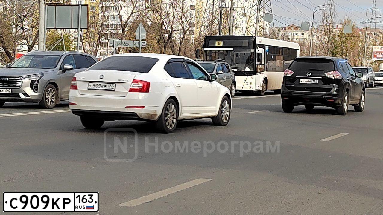 Фото автомобиля LADA 2190 GRANTA, 2014 — госномер Е743ВС763. Цвет: Сине-Черный