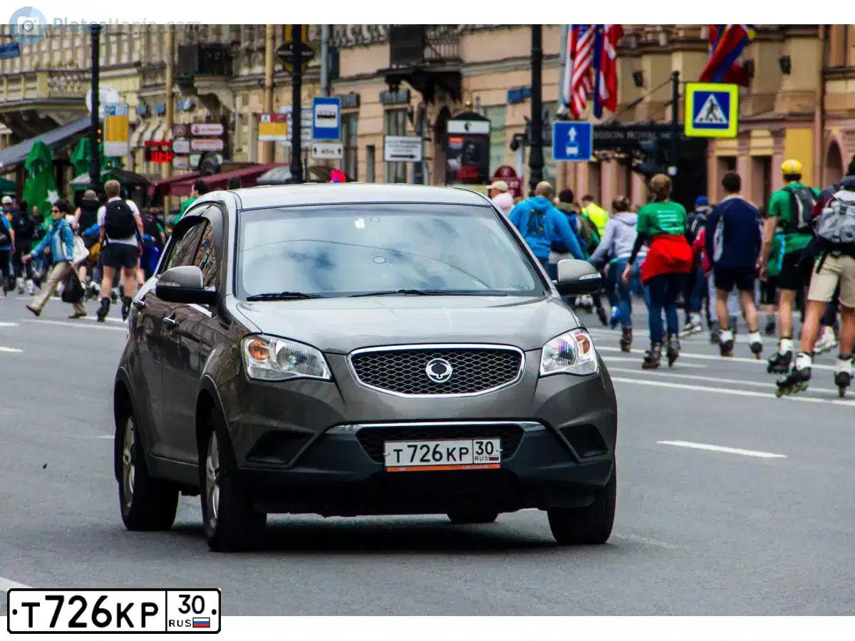 Фото автомобиля SSANGYONG ACTYON, 2011 — госномер Т726КР30. Цвет: ТЕМНО-СЕРЫЙ