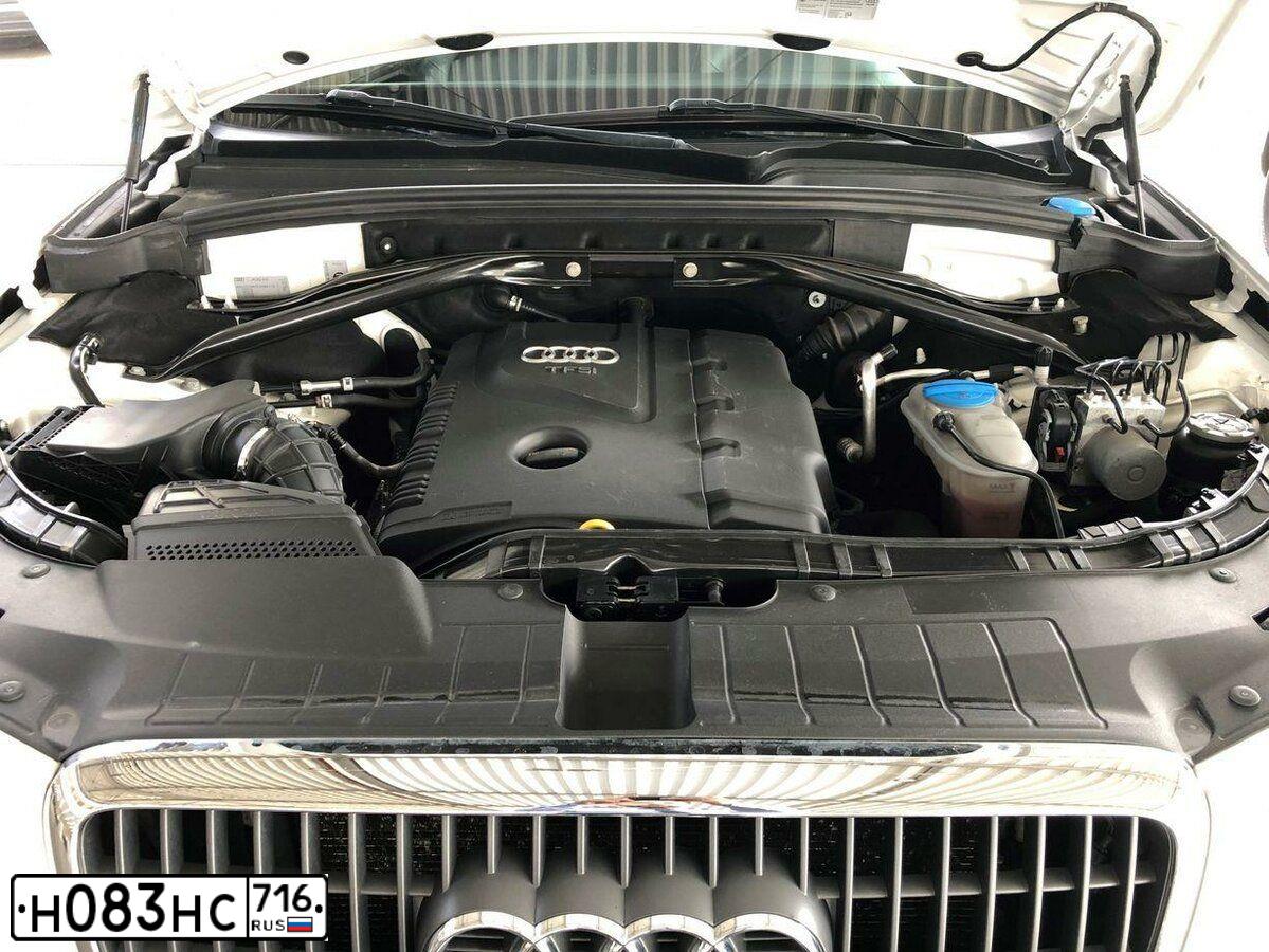 Фото автомобиля AUDI Q5, 2014 — госномер С780УТ196. Цвет: Белый