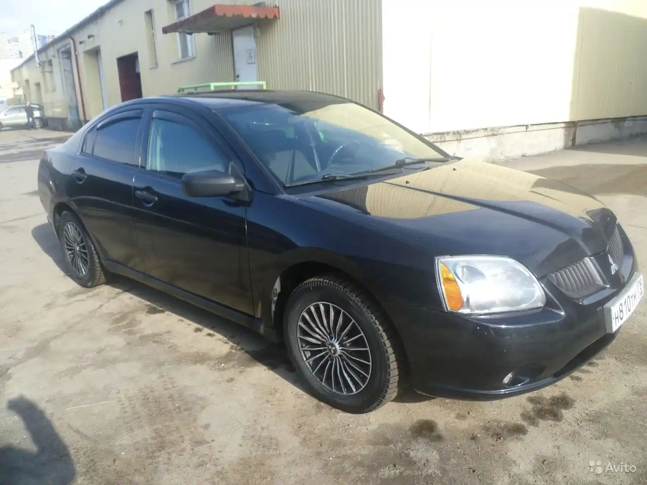 Фото автомобиля MITSUBISHI GALANT, 2004 — госномер А046ОУ51. Цвет: ЧЕРНЫЙ