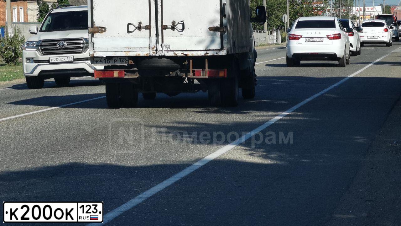 Фото автомобиля TOYOTA LANDCRUISER 200, 2016 — госномер К200ОК123. Цвет: Белый