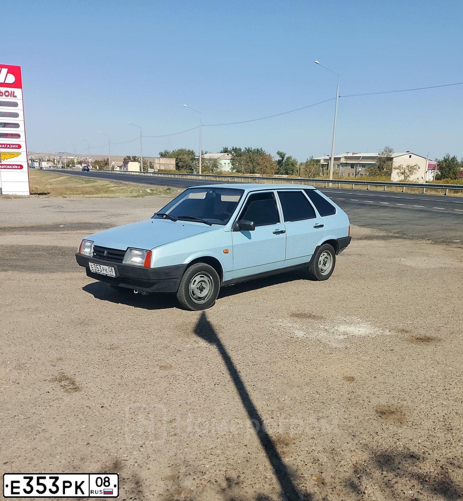 Фото автомобиля LADA 2112 LADA, 2006 — госномер М012НУ34. Цвет: СЕРЕБРИСТО-БЕЖЕВЫЙ
