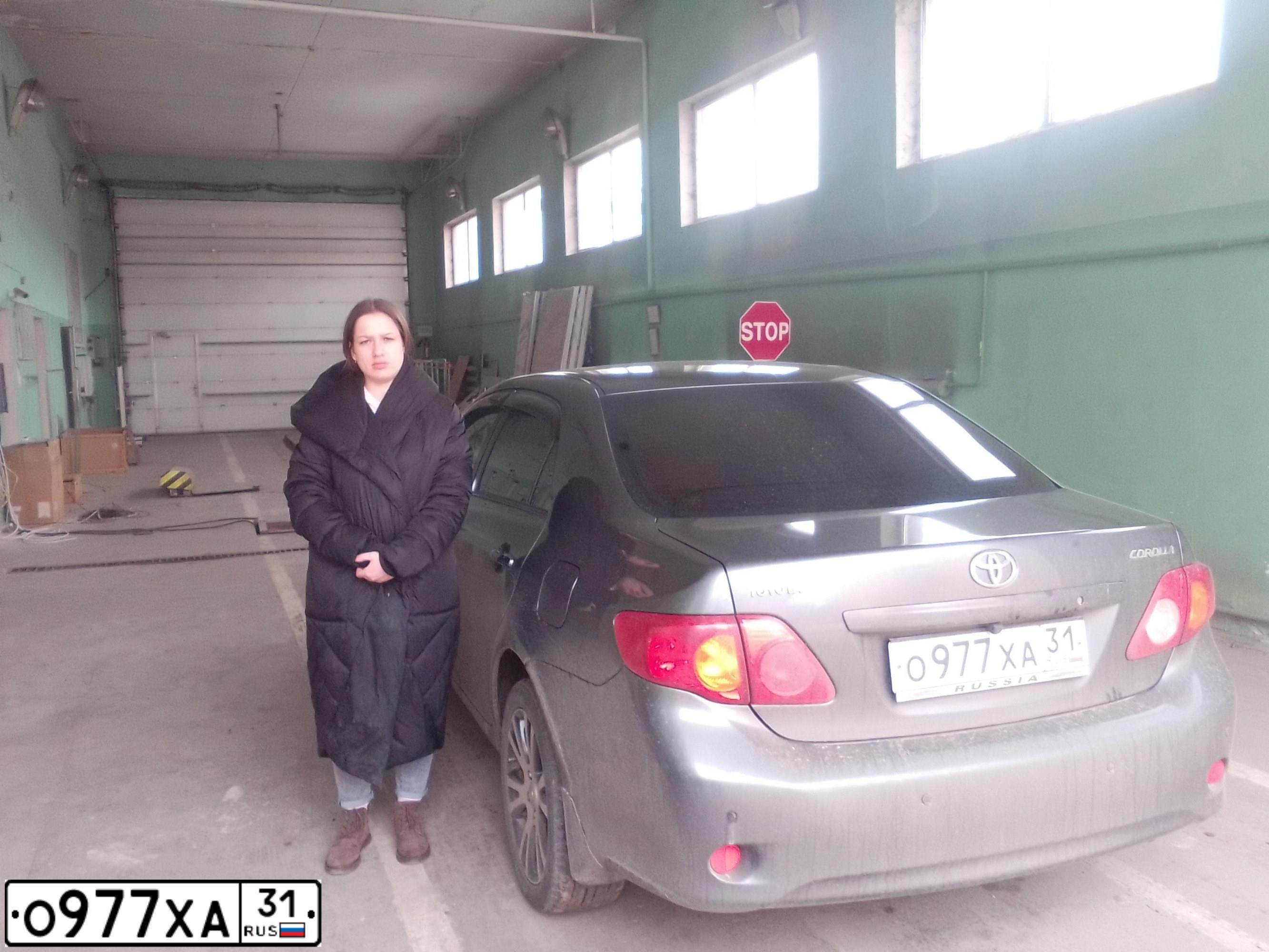 Фото автомобиля TOYOTA COROLLA, 2008 — госномер Р898ОЕ46. Цвет: СЕРЫЙ
