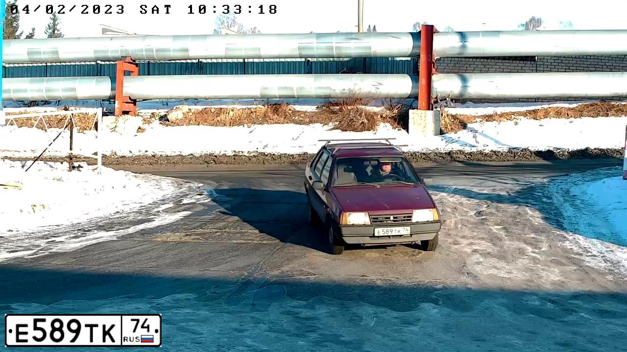 Фото автомобиля LADA 2109 SAMARA, 2000 — госномер Е589ТК74. Цвет: БОРДОВЫЙ