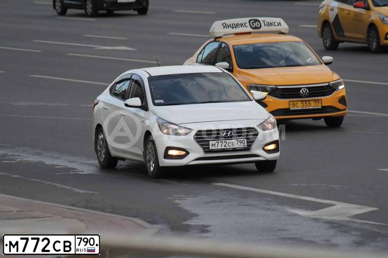 Фото автомобиля HYUNDAI SOLARIS, 2017 — госномер М772СВ790. Цвет: Белый